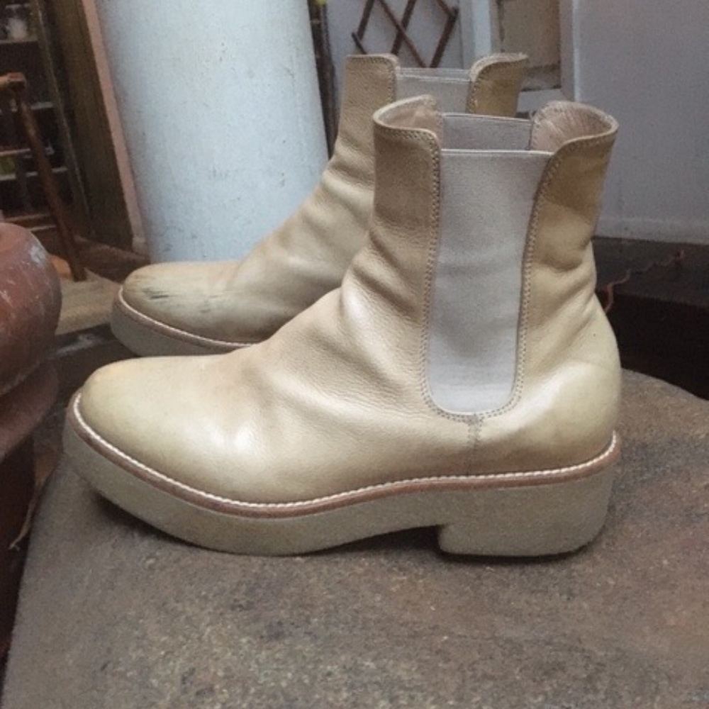 No.6 Store Pull on Crepe Sole Boot in cream